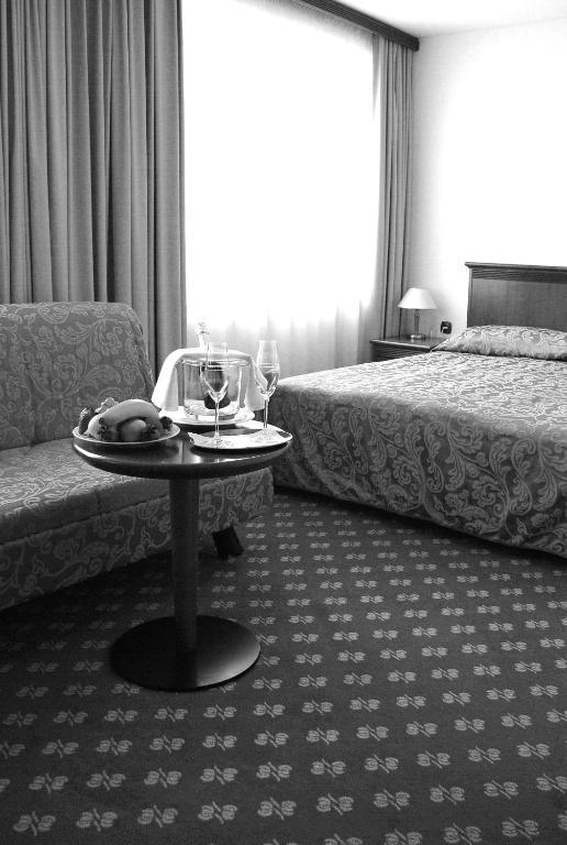 Hotel Zvezda 무르스카소보타 외부 사진