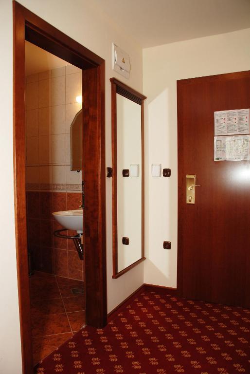 Hotel Zvezda 무르스카소보타 객실 사진